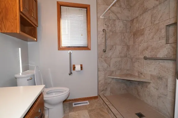 $203,000 | 209 Henry Street, Le Roy, MN 55951