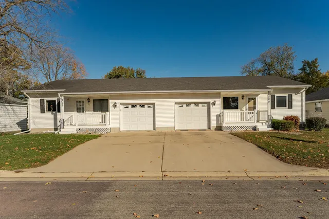 $229,000 | 209 Henry Street, Le Roy, MN 55951