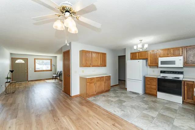 $229,000 | 209 Henry Street, Le Roy, MN 55951