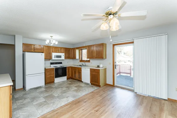 $203,000 | 209 Henry Street, Le Roy, MN 55951