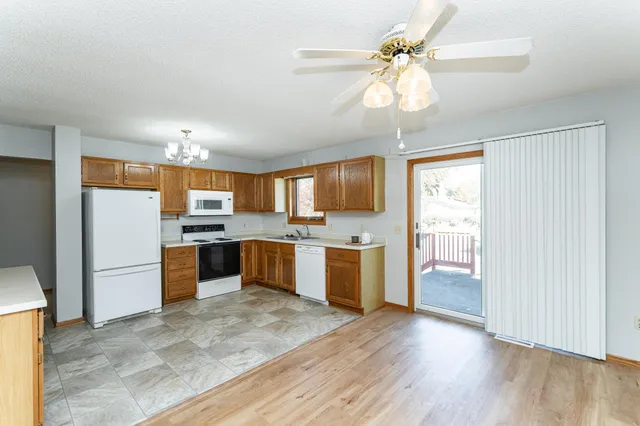 $229,000 | 209 Henry Street, Le Roy, MN 55951