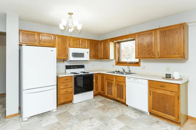 $229,000 | 209 Henry Street, Le Roy, MN 55951