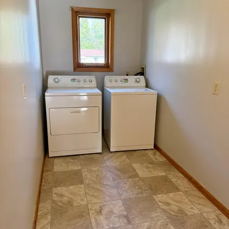 $203,000 | 209 Henry Street, Le Roy, MN 55951