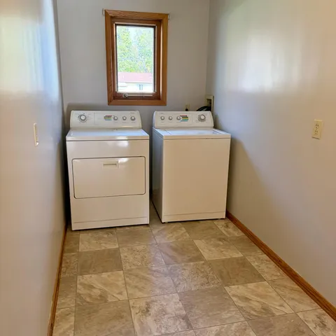 $229,000 | 209 Henry Street, Le Roy, MN 55951