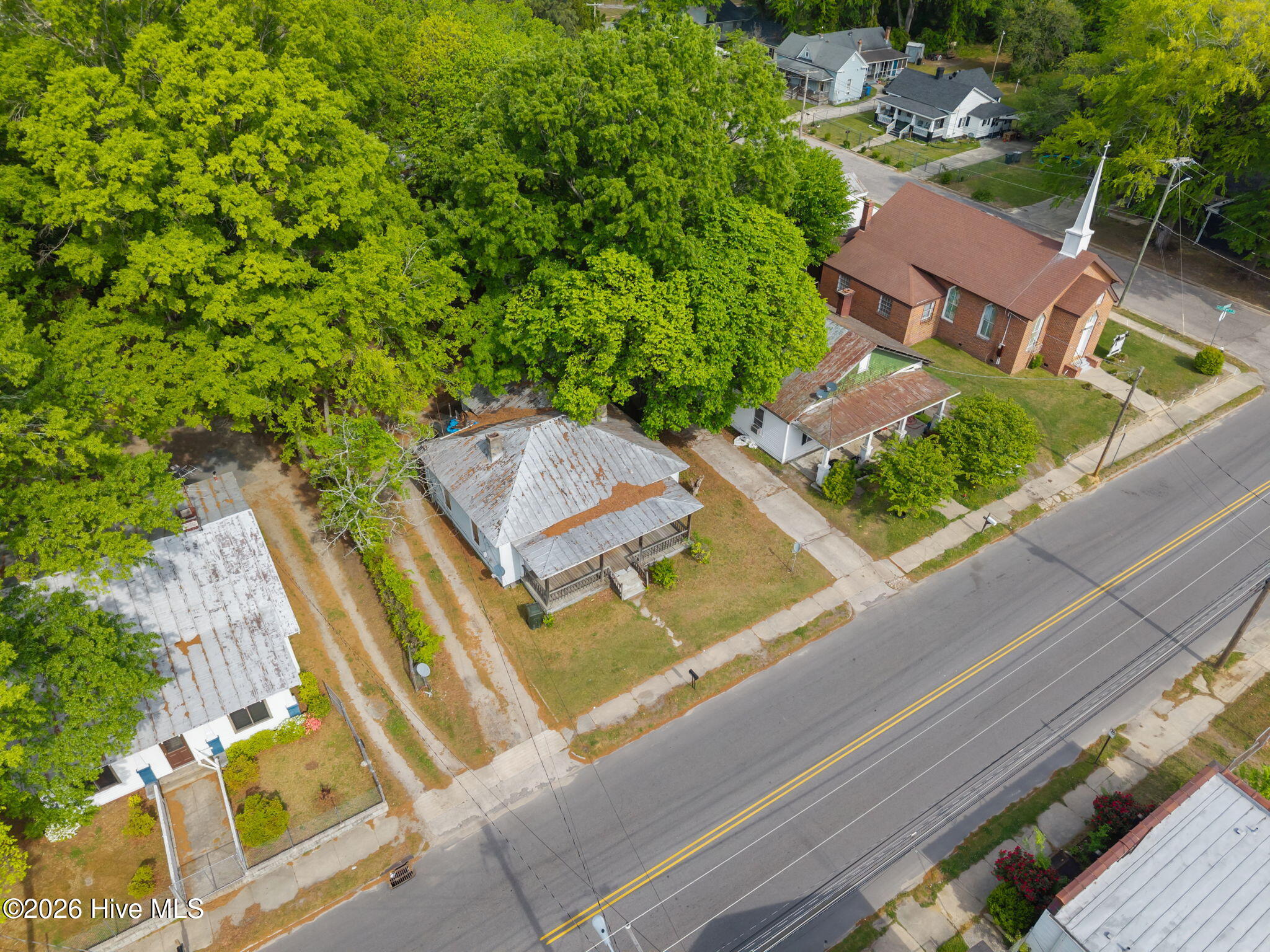 409 Pender Street East Wilson, NC 27893 - Photo 25 of 33 24-web-or-mls-DJI_20260413103300_0001_D