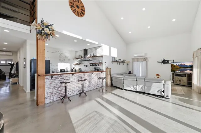 $925,000 | 16289 U Highway, Mayview, MO 64071