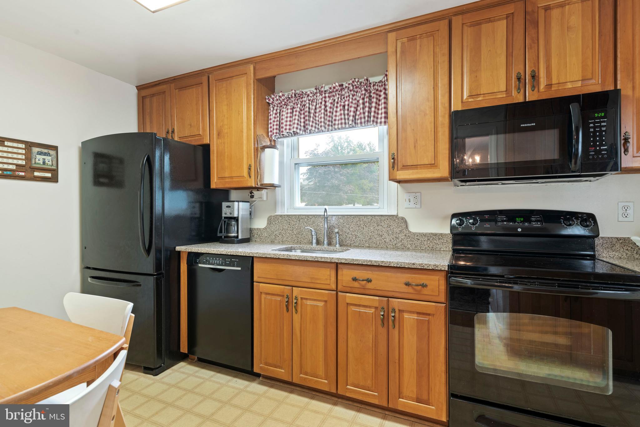 309 Lewis Road Broomall, PA 19008 - Photo 6 of 14