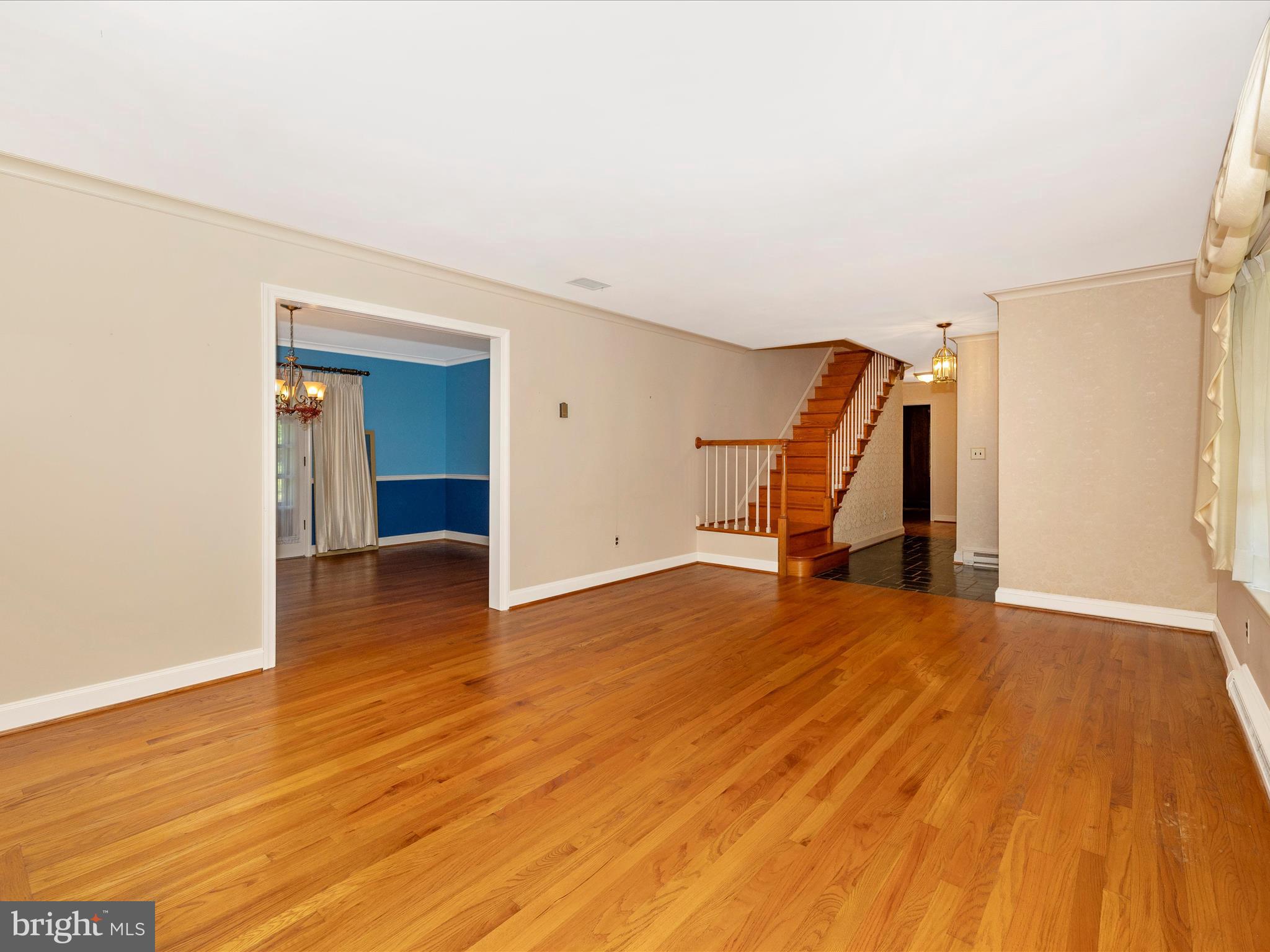 4189 Ten Oaks Road Dayton, MD 21036 - Photo 12 of 61 Living Room
