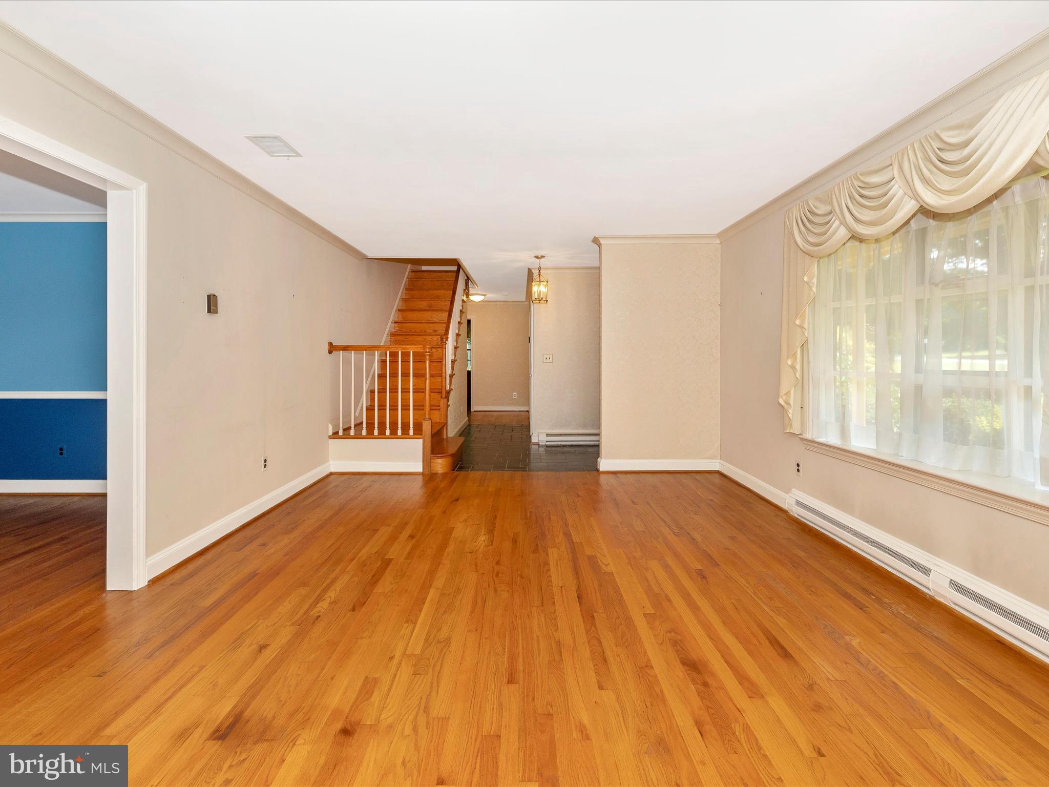 4189 Ten Oaks Road Dayton, MD 21036 - Photo 13 of 61 Living Room