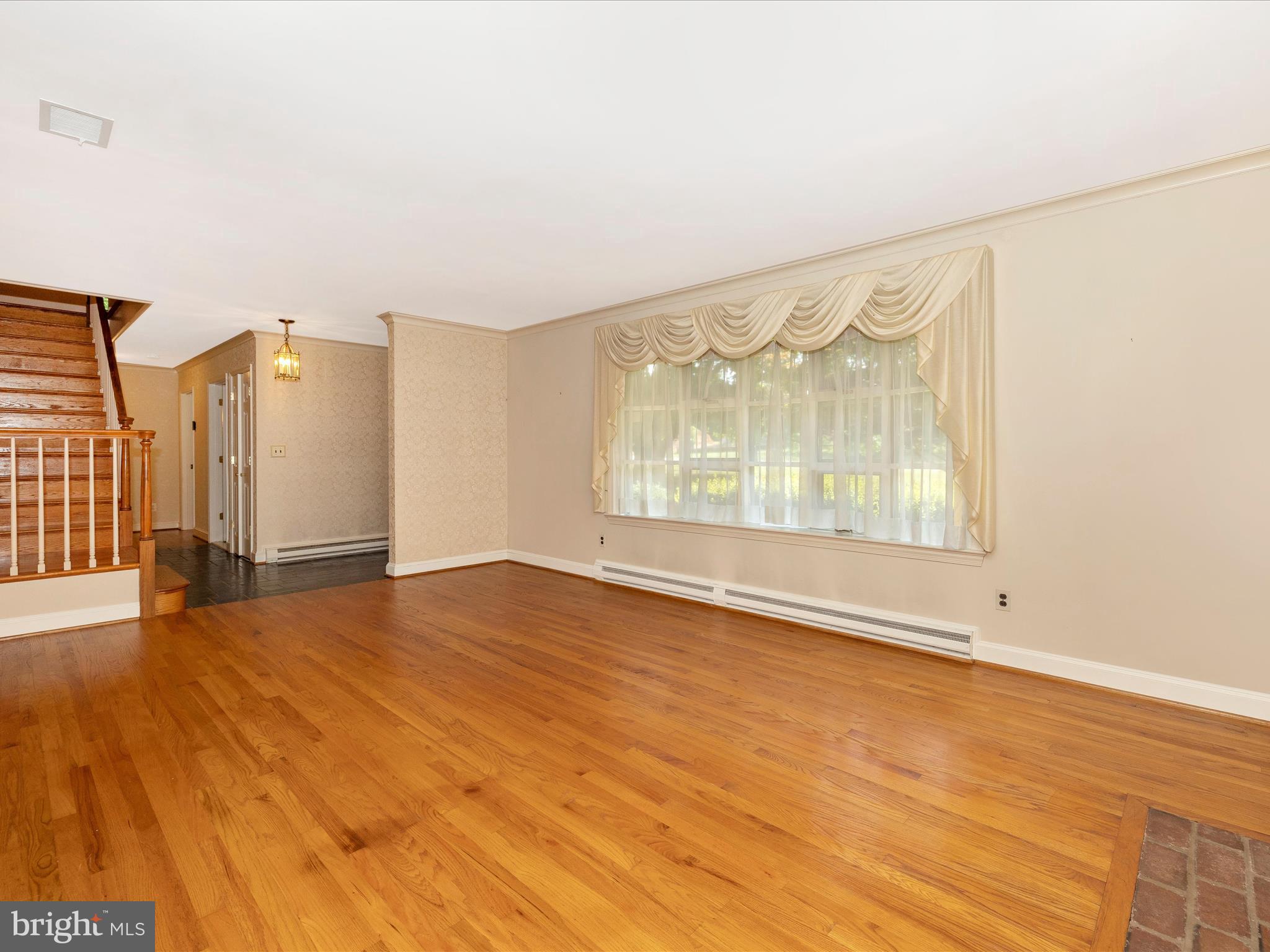 4189 Ten Oaks Road Dayton, MD 21036 - Photo 14 of 61 Living Room