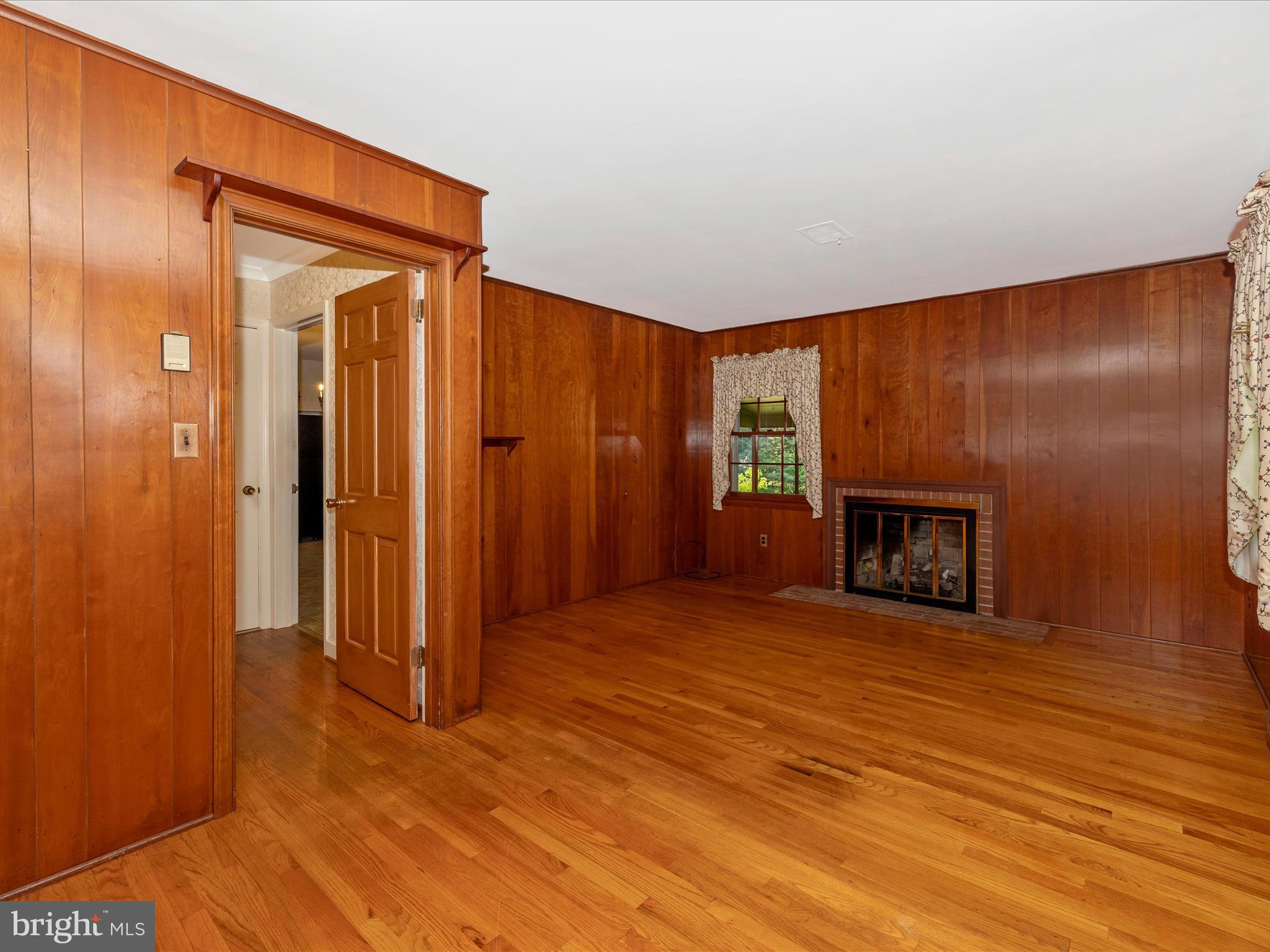 4189 Ten Oaks Road Dayton, MD 21036 - Photo 26 of 61 Den