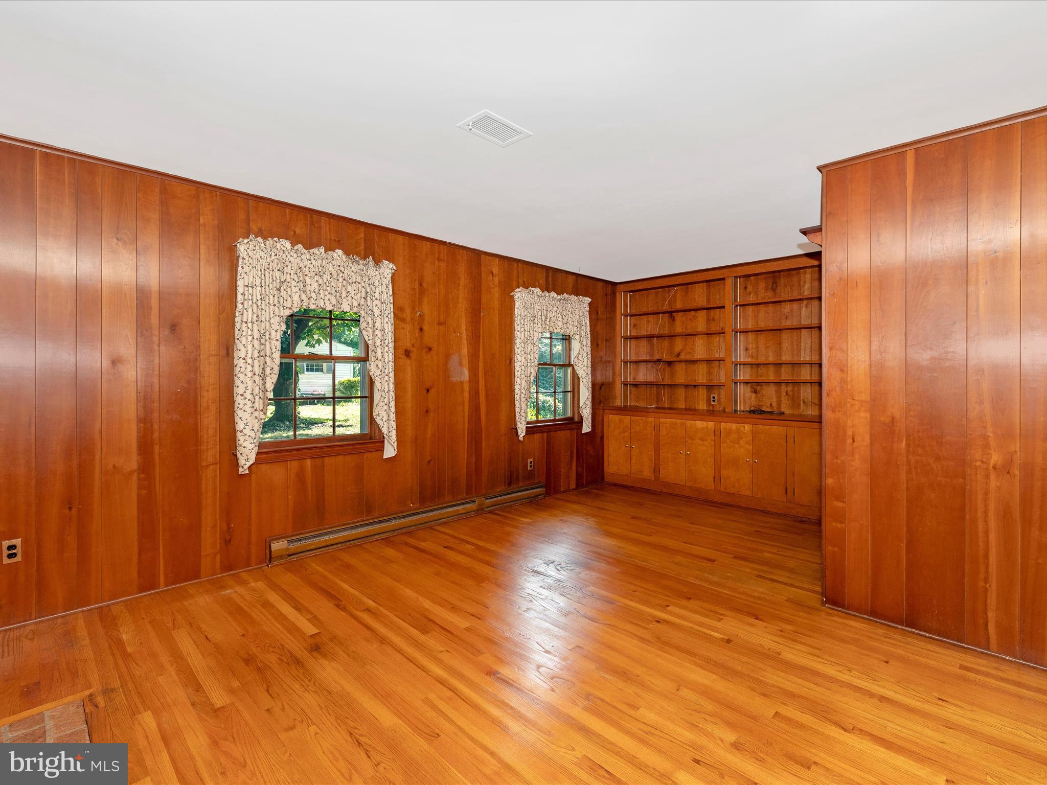 4189 Ten Oaks Road Dayton, MD 21036 - Photo 27 of 61 Den