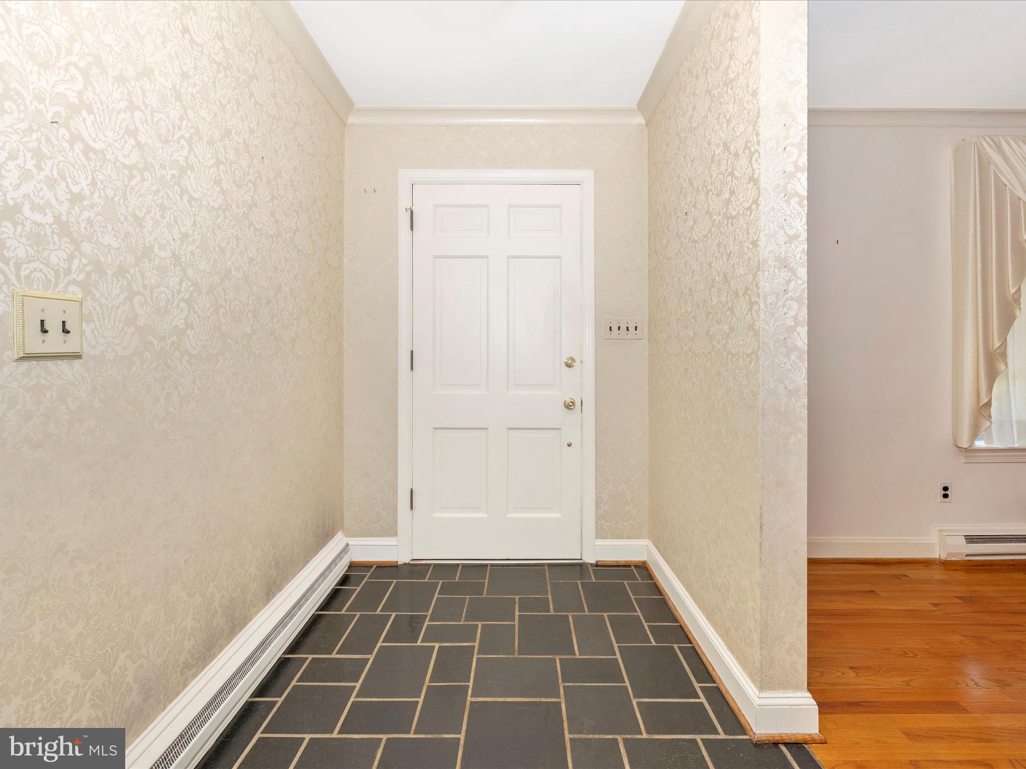 4189 Ten Oaks Road Dayton, MD 21036 - Photo 6 of 61 Entry