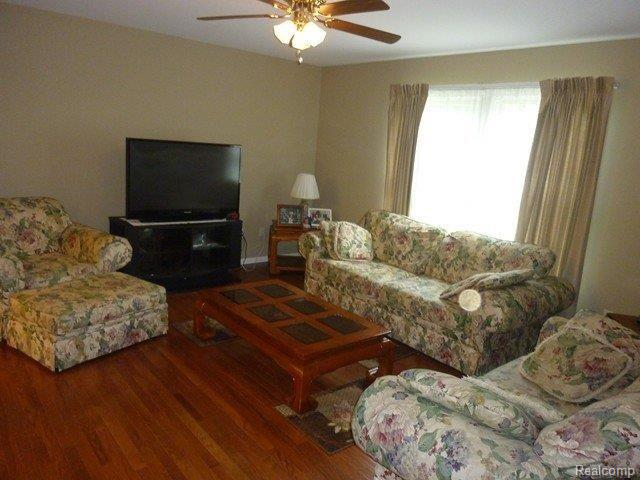 41900 Willow Road New Boston, MI 48164 - Photo 5 of 16 Maxwell and Sumpter 013 (Copy)