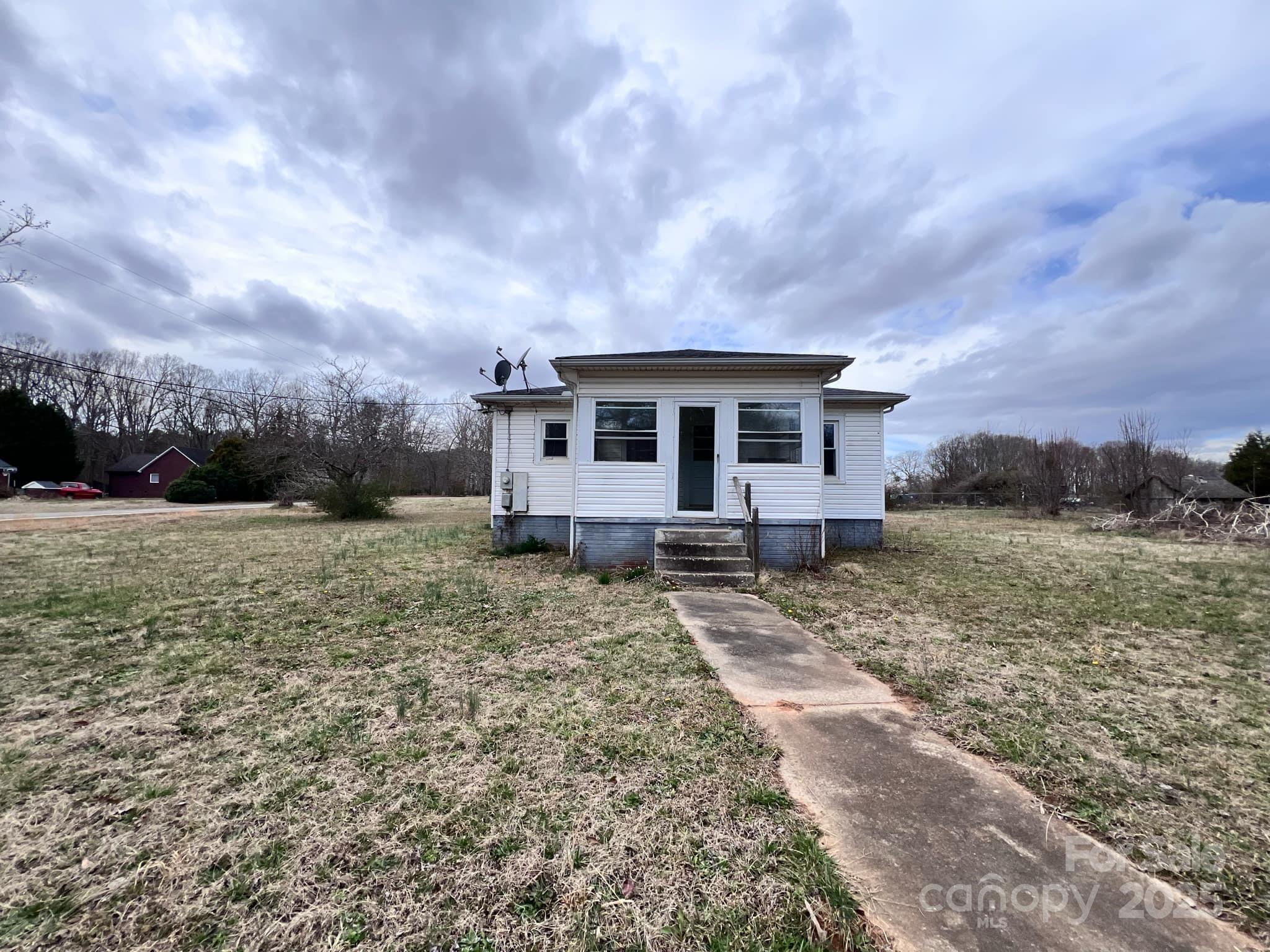 930 Weaver Road Salisbury, NC 28147 - Photo 2 of 25