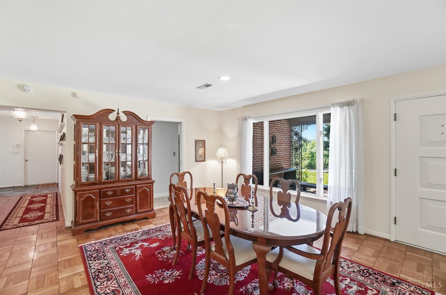 410 Compton Road Wyoming, OH 45215 - Photo 13 of 47 Gallery Image 13
