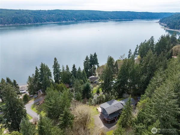 $770,900 | 50 Northeast Alta Vista Drive, Belfair, WA 98528