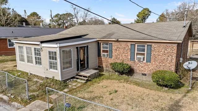 $69,000 | 4396 West Hines Street, Farmville, NC 27828