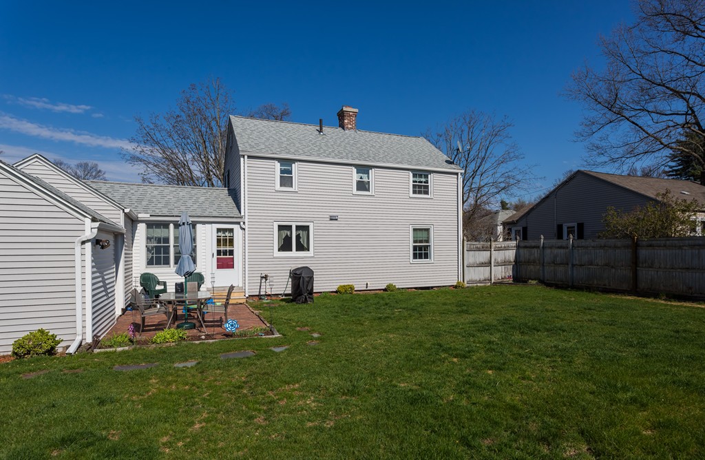 40 Oregon Street Springfield, MA 01118 - Photo 6 of 30 a front view of house with yard