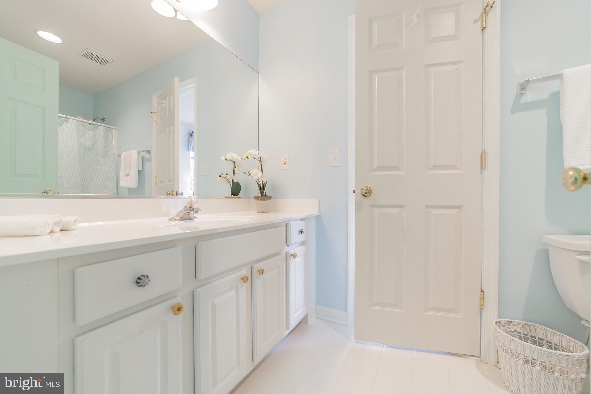 1703 Bay Road Shady Side, MD 20764 - Photo 20 of 27 Full bath upstairs with tub/shower