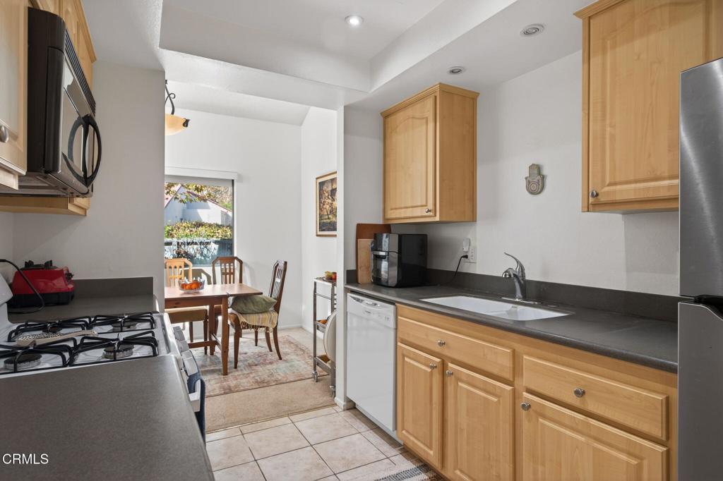 202 North Carillo Road, Unit E Ojai, CA 93023 - Photo 16 of 39