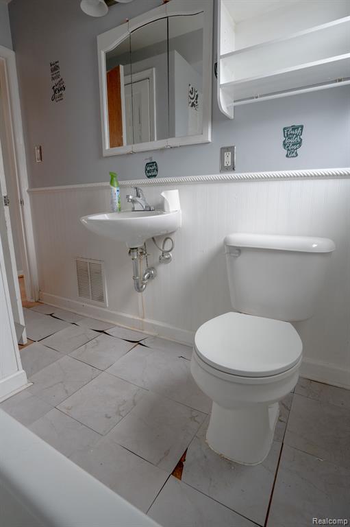 22149 David Avenue Eastpointe, MI 48021 - Photo 14 of 19