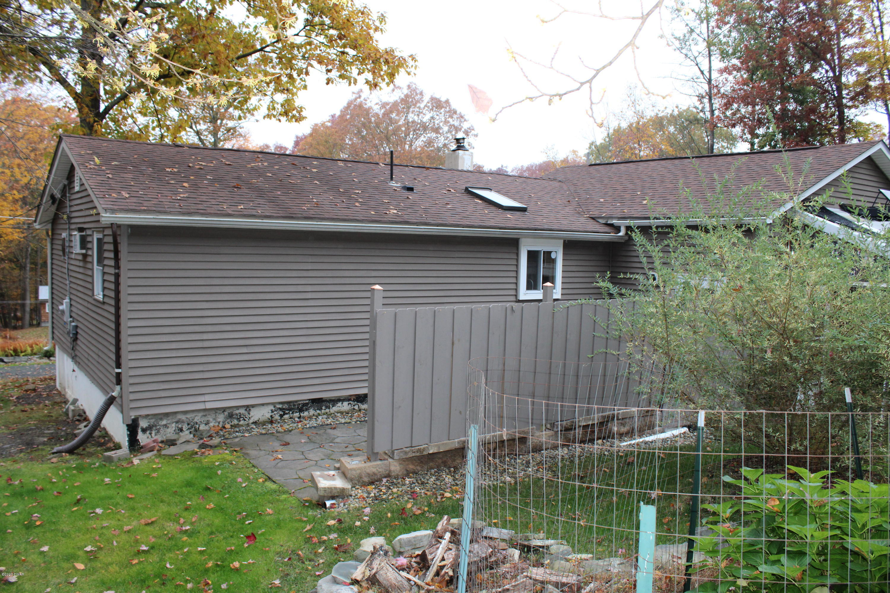 133 Hickory Road Dingmans Ferry, PA 18328 - Photo 4 of 23 4
