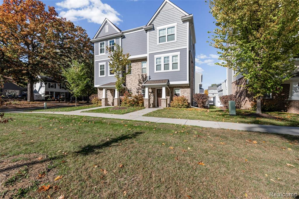 591 Parkside Way, Unit 16 Ferndale, MI 48220 - Photo 4 of 35