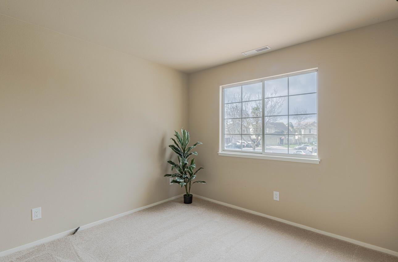 10 Rex Circle Salinas, CA 93906 - Photo 32 of 43 an empty room with windows and closet