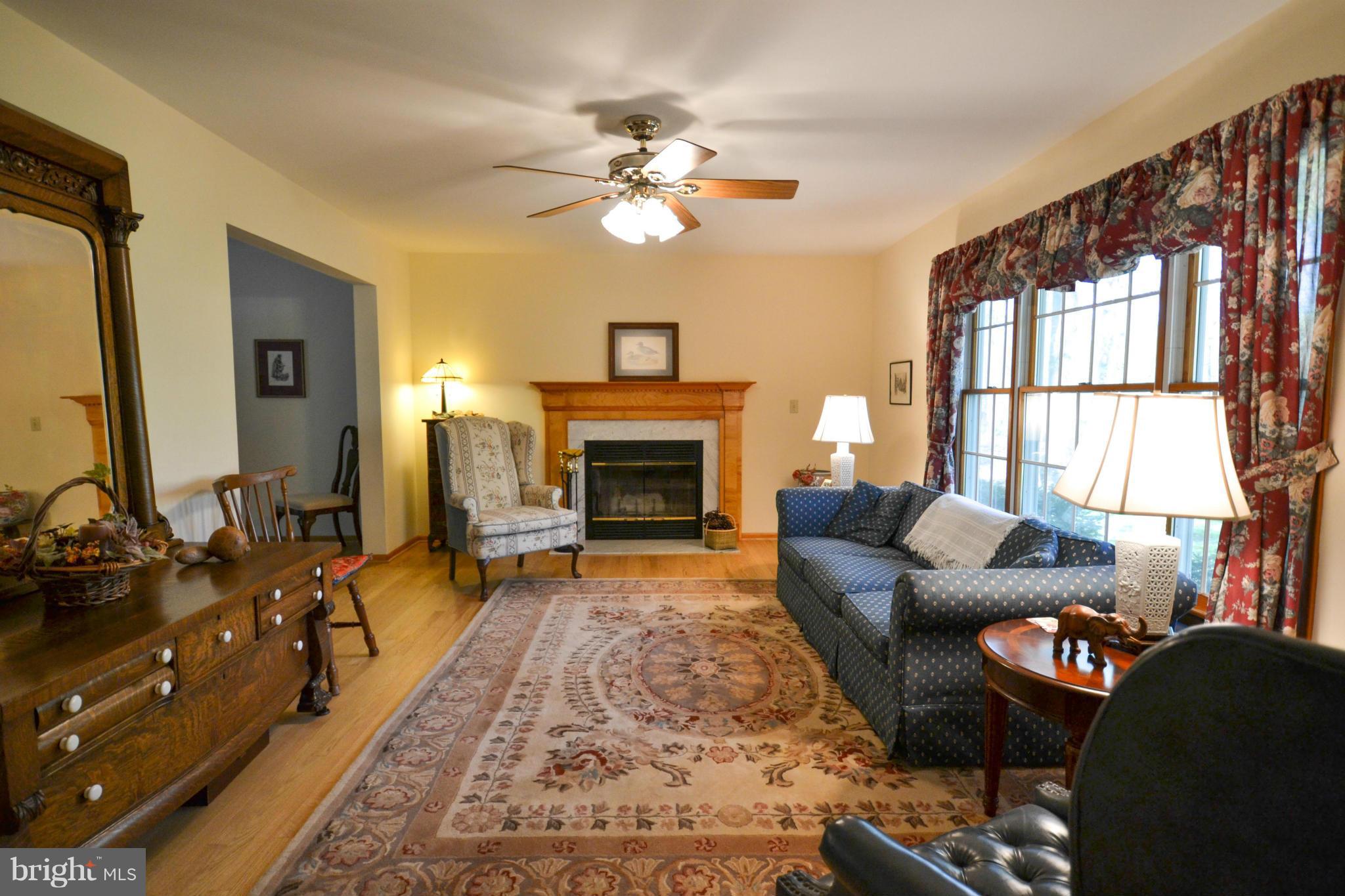 5180 Chalk Point Road West River, MD 20778 - Photo 7 of 24 Living Room