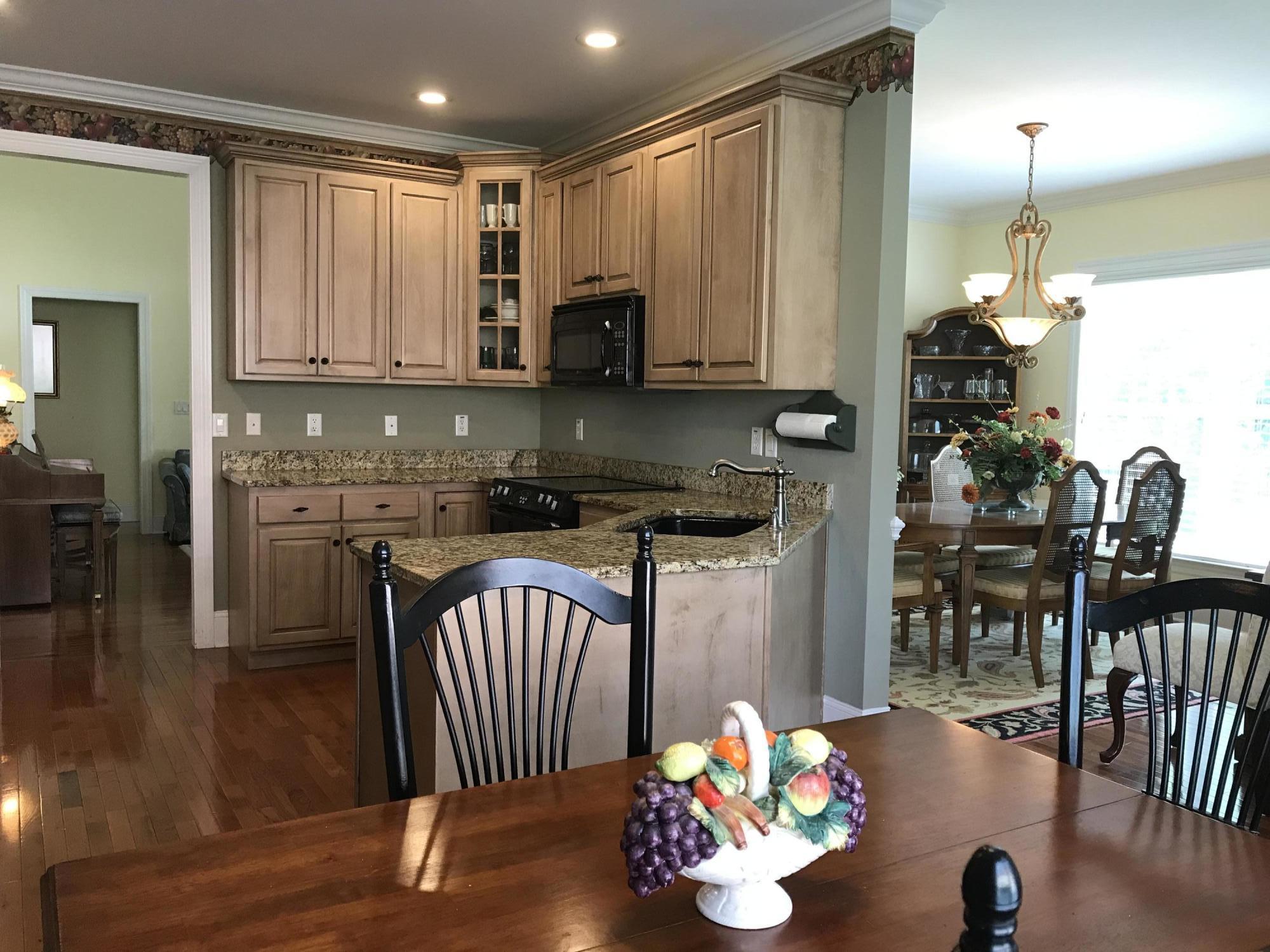 8420 Keystone Circle Chattanooga, TN 37421 - Photo 12 of 35 Kitchenand Breakfast Nook