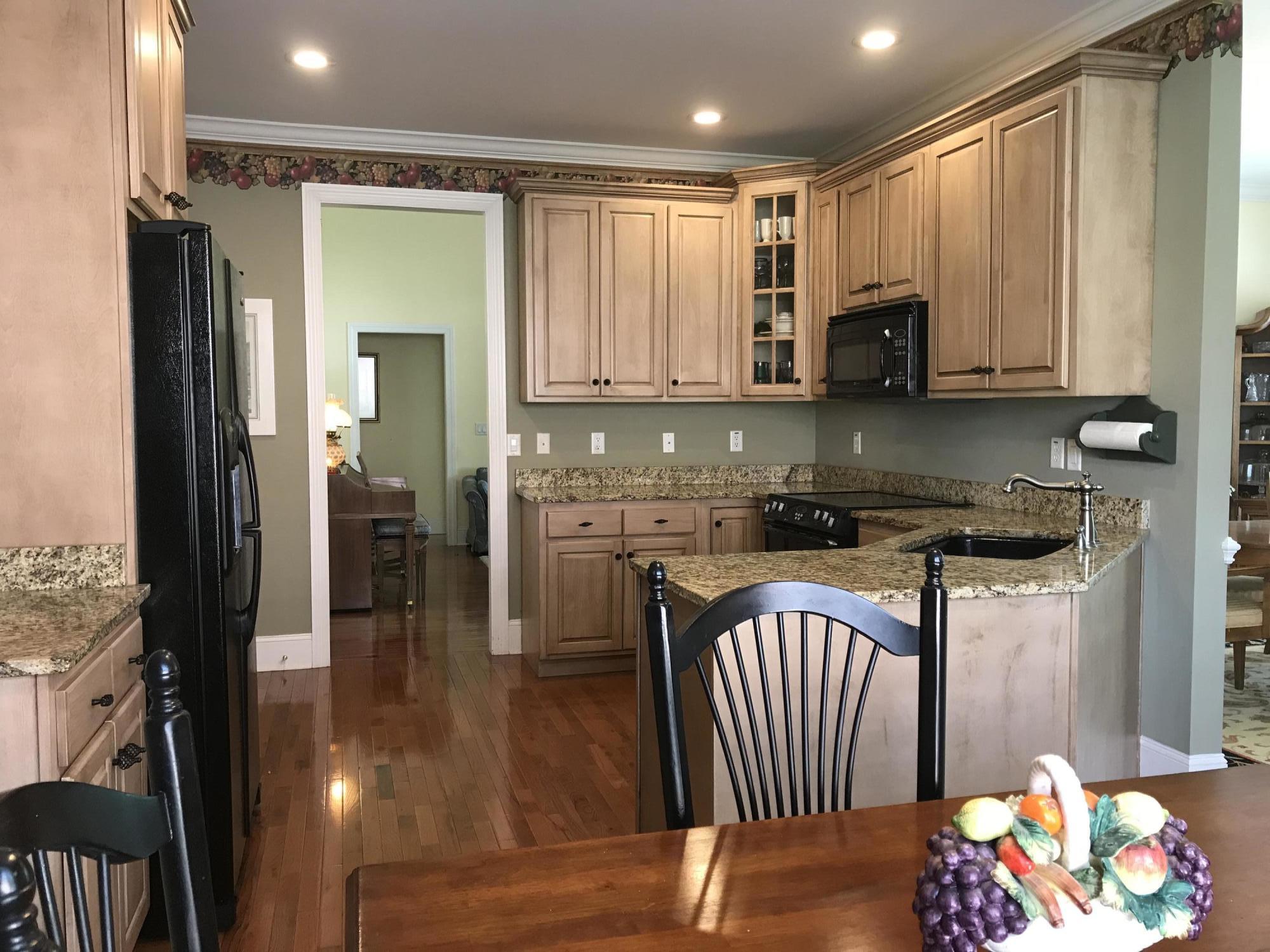 8420 Keystone Circle Chattanooga, TN 37421 - Photo 13 of 35 Kitchen and Breakfast Nook