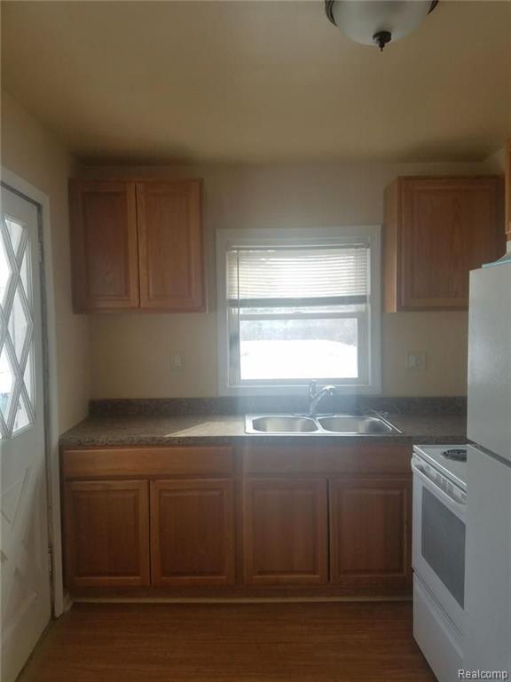 2670 East Maple Road Troy, MI 48083 - Photo 5 of 14