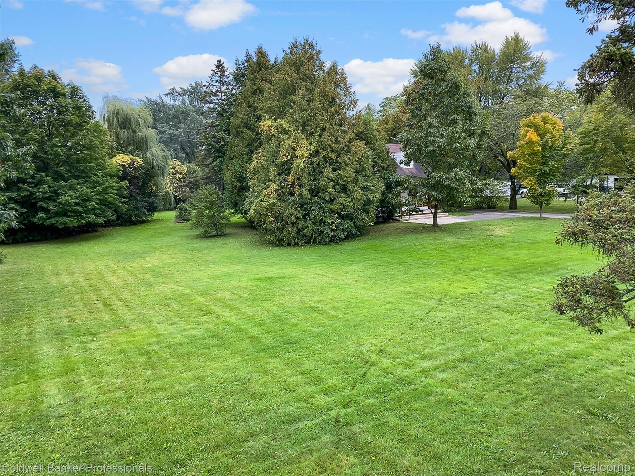 2321 West Wattles Road Troy, MI 48098 - Photo 45 of 45 one acre of land.jpg