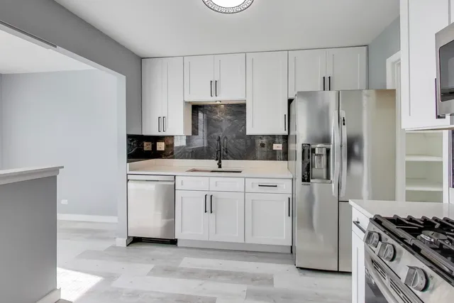 $275,000 | 609 Hanover Court, Unit X1, Schaumburg, IL 60194