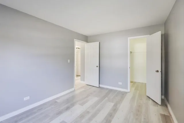 $275,000 | 609 Hanover Court, Unit X1, Schaumburg, IL 60194