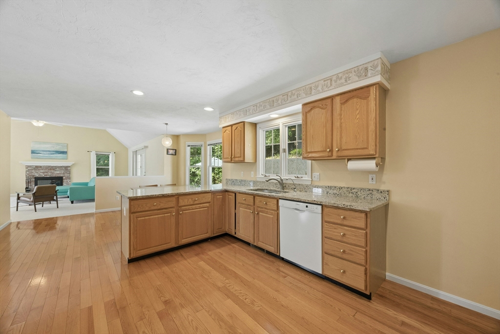 117 Summer Road Boxborough, MA 01719 - Photo 8 of 34