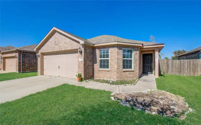$2,200 | 1315 Diamond Drape Drive, Rosharon, TX 77583
