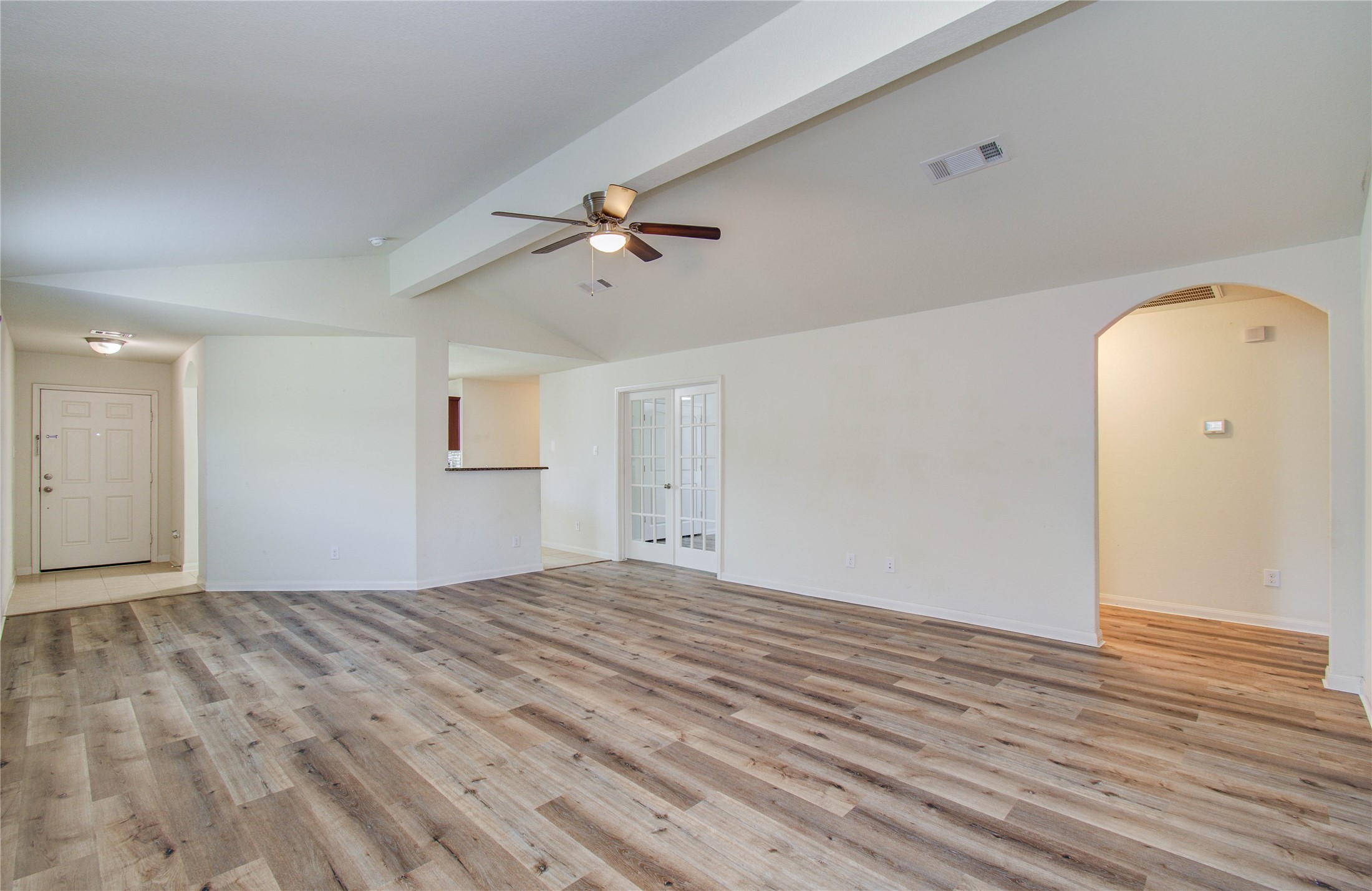1315 Diamond Drape Drive Rosharon, TX 77583 - Photo 12 of 40 Living Room