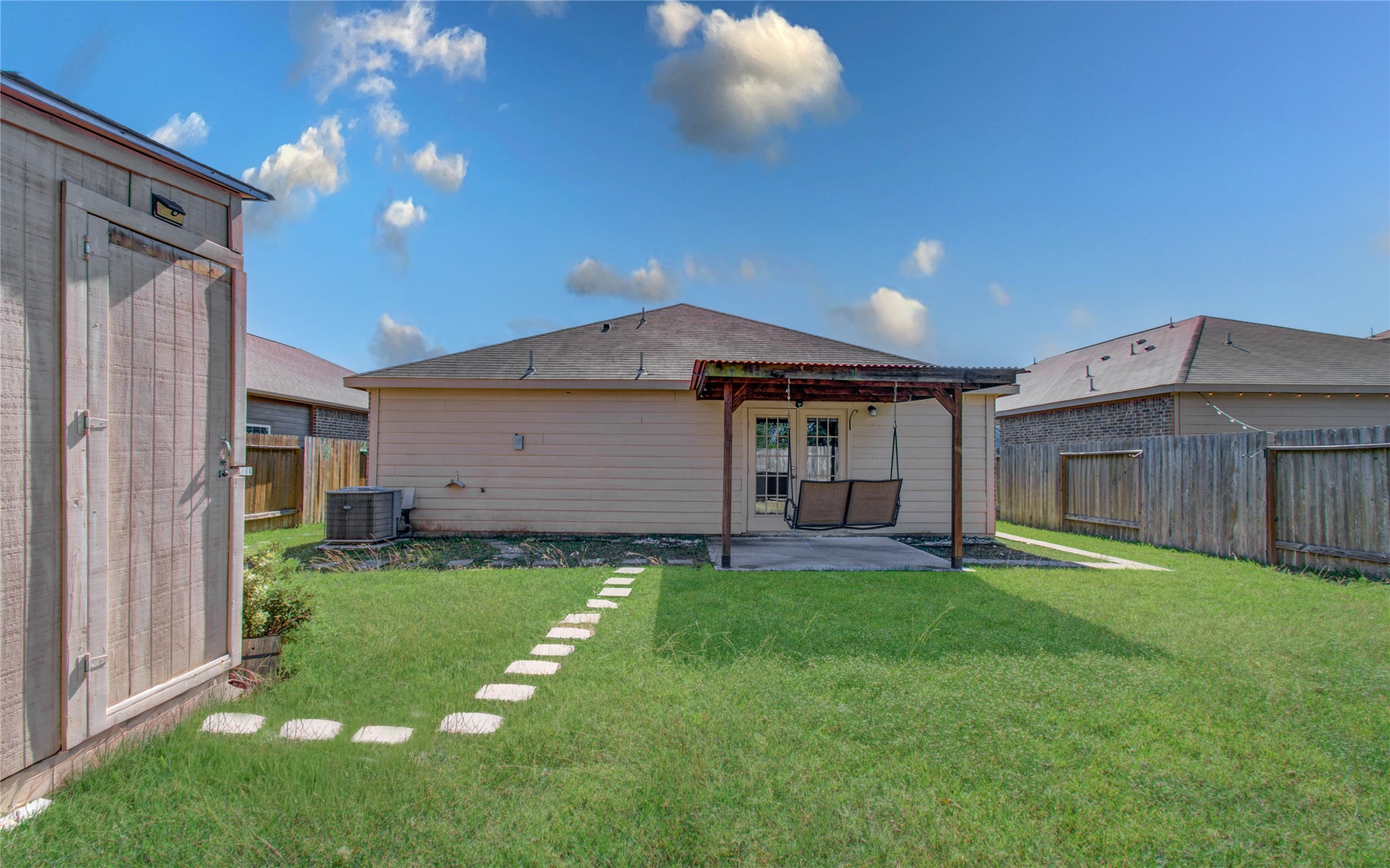 1315 Diamond Drape Drive Rosharon, TX 77583 - Photo 26 of 40 Backyard