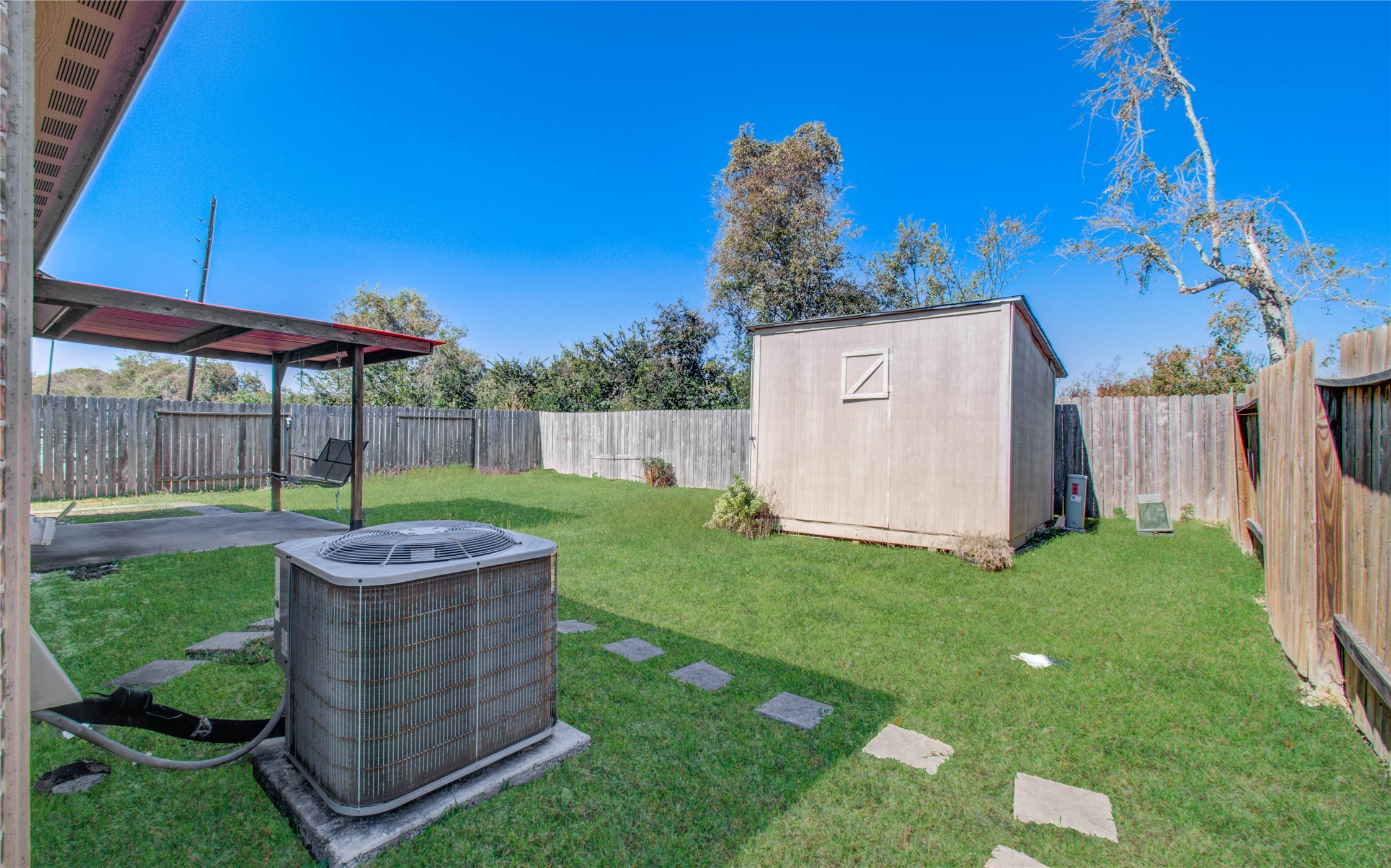 1315 Diamond Drape Drive Rosharon, TX 77583 - Photo 27 of 40 Backyard