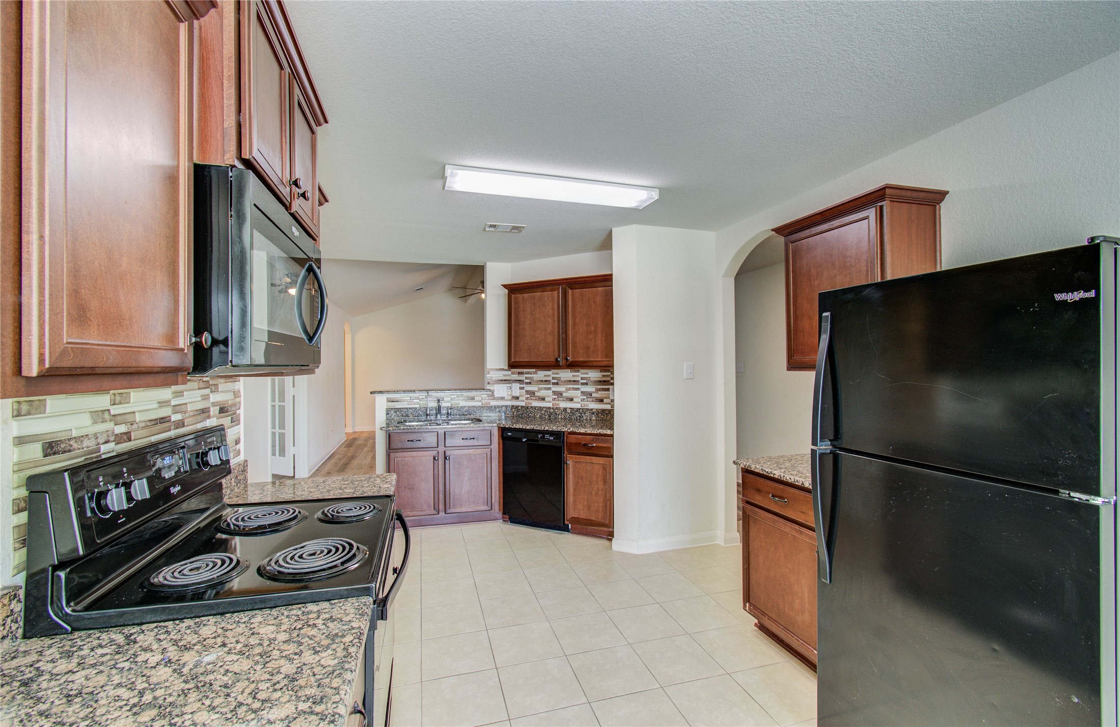 1315 Diamond Drape Drive Rosharon, TX 77583 - Photo 7 of 40 Kitchen