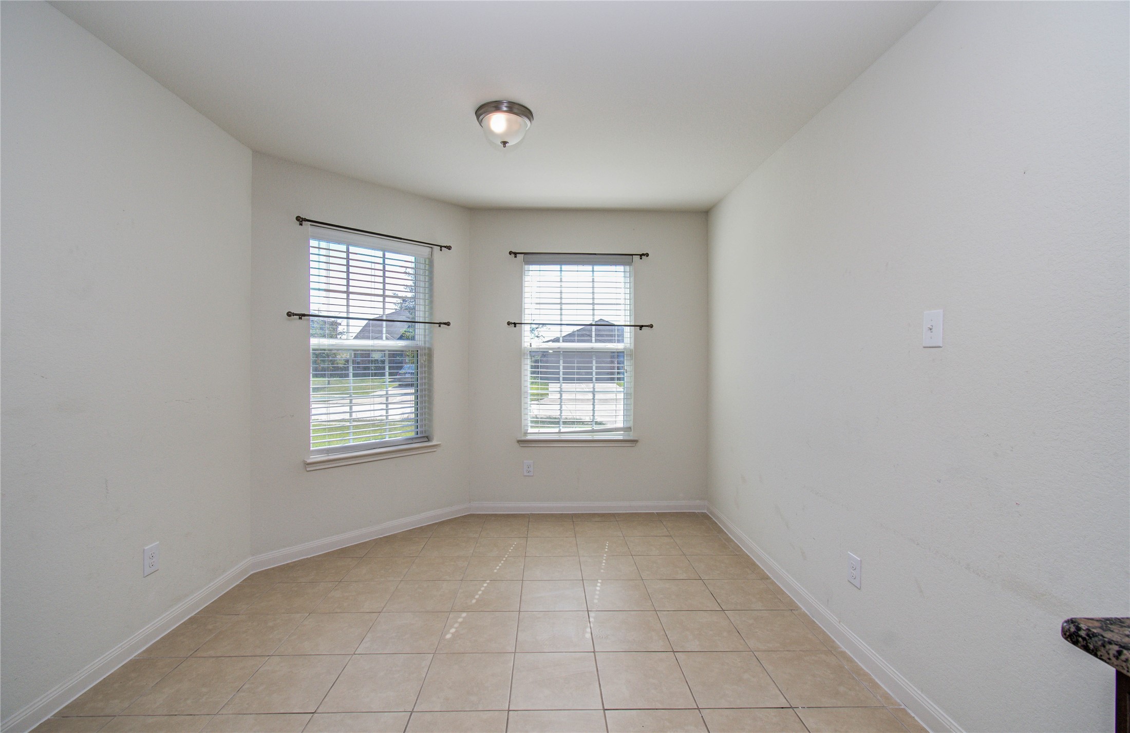 1315 Diamond Drape Drive Rosharon, TX 77583 - Photo 9 of 40 Breakfast Nook