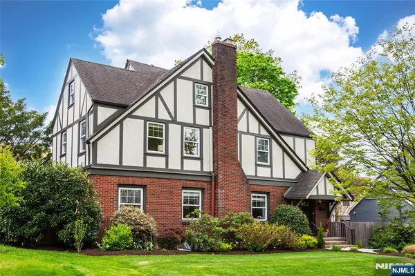 $1,025,000 | 90 Gates Avenue, Montclair, NJ 07042