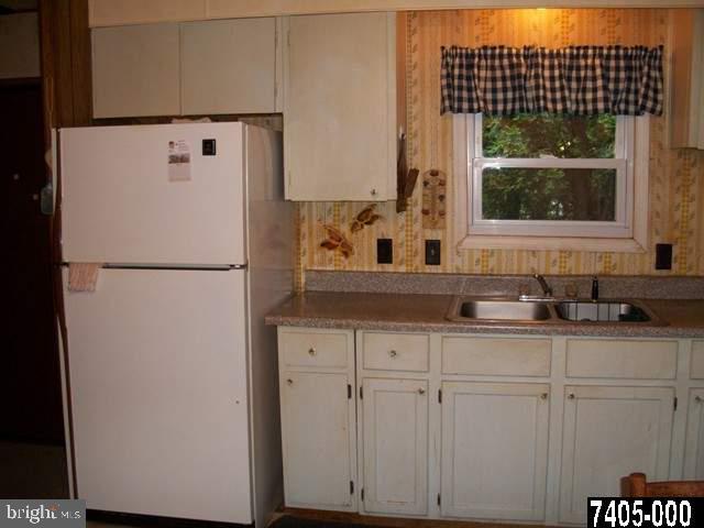 355 Newcomer Road Windsor, PA 17366 - Photo 3 of 19