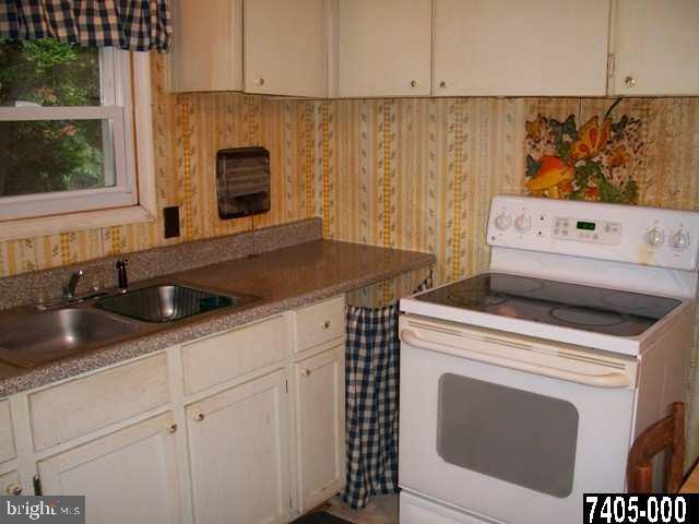 355 Newcomer Road Windsor, PA 17366 - Photo 4 of 19