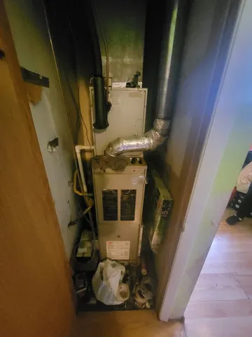 a view of a yard with a house