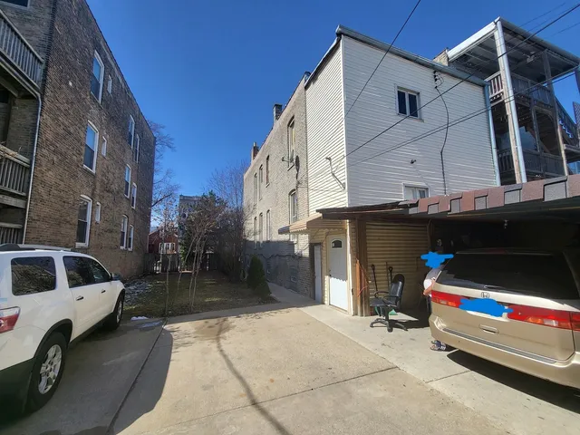 $1,100,000 | 1331 North Campbell Avenue, Chicago, IL 60622