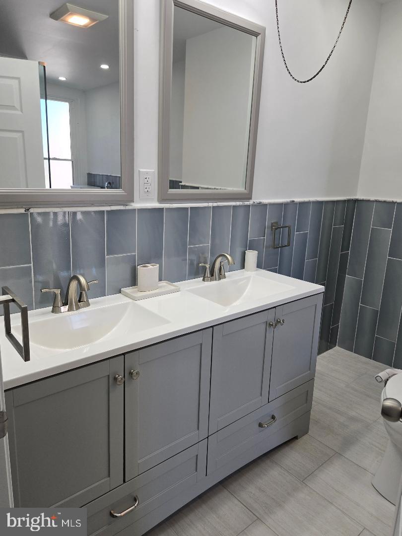 3409 Disston Street Philadelphia, PA 19149 - Photo 18 of 26 Full bath 2nd floor