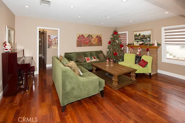 $4,650 | 3238 Montrose La, La Crescenta, CA 91214